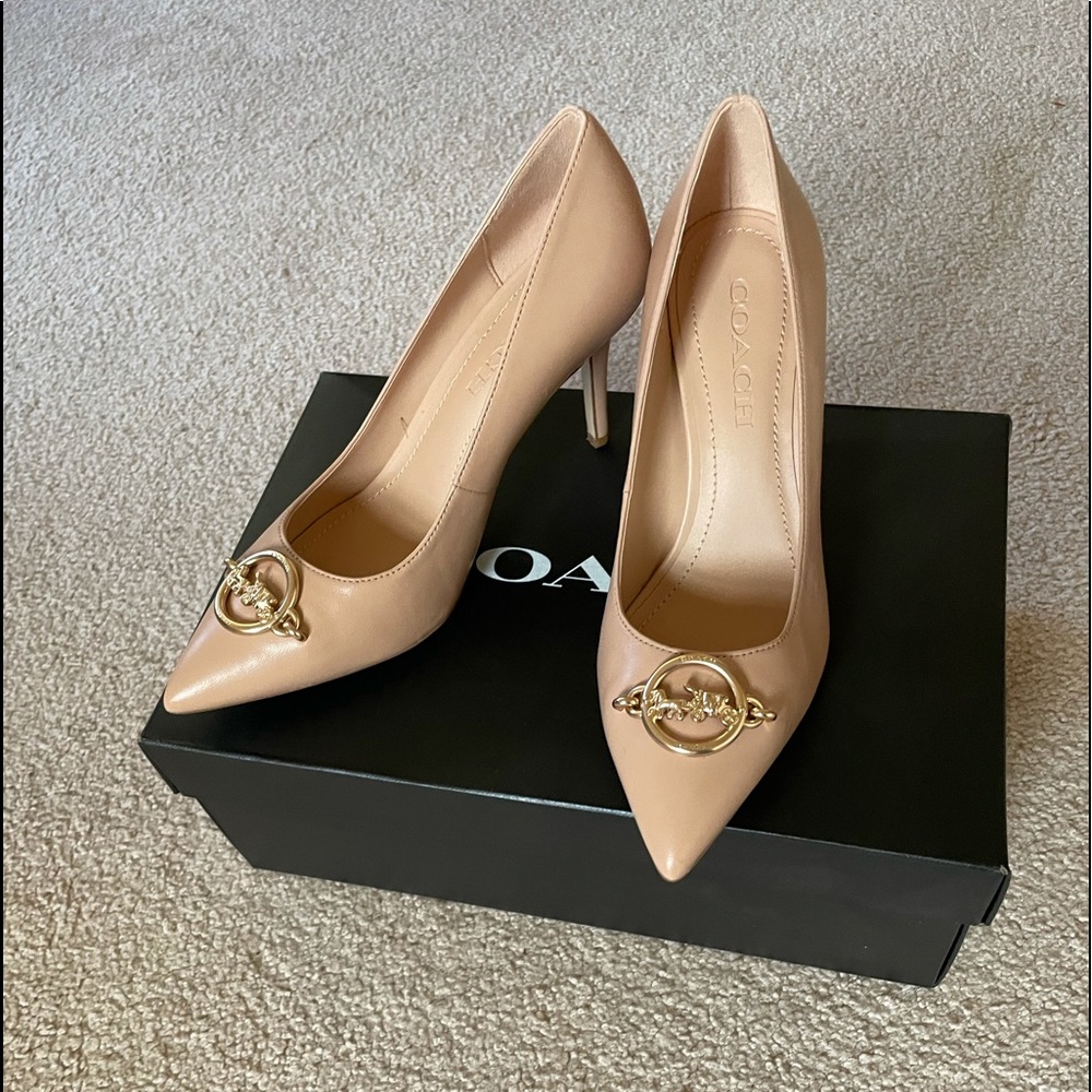 Audrey Beechwood Coach cream Leather Pumps with the original box